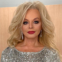 Biographie Лариса Долина