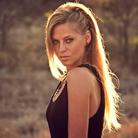 Biographie Nora En Pure
