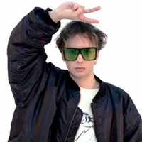 Biographie Slava Marlow