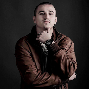Biographie T1One