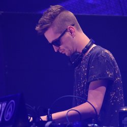Pochette Robin Schulz - Love Me A Little