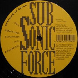 Pochette Subsonic force - Steeds wanner hij bonen aat