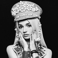 Pochette Poppy - In A Minute