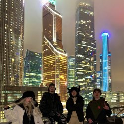 Pochette EVEN CUTE & ЯКОРЪ & НАВЕРНОЕ ПОЭТ feat. Derzko69 - Welcome to Moscow