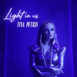 Pochette TINA PETRIV - Light in us
