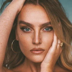 Pochette Perrie - Woman In Love