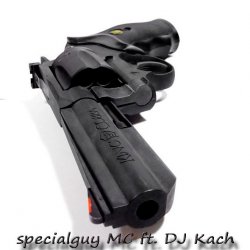 Pochette MaGNum in the hands of