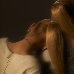 Pochette Ariana Grande Feat. Nonna - Ordinary Things