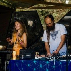 Pochette Dva Dereva - Wind In The Desert