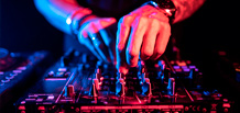 Comment devenir DJ : guide étape par étape pour débutants