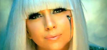 Lady Gaga est une fille obéissante envers ses parents.